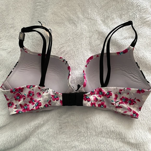 Victoria’s Secret Very Sexy Push Up Bra 34C - Picture 3 of 4
